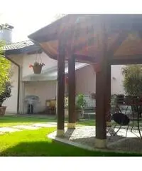 Villa singola in Vendita a Rho di 330 mq Villa singola in Vendita a Rho di 330 mq