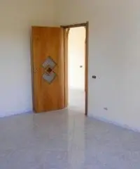 LICOLA TRIVANI 80 mq OTTIMO STATO € 99.000 LICOLA TRIVANI 80 mq OTTIMO STATO € 99.000