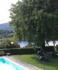 Appartamento con piscina collinare Orta