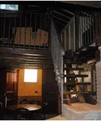 SPLENDIDO RUSTICO IN SASSO RISTRUTTURATO RECENTEMENTE E GIARDINO