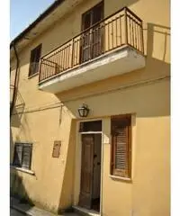 Grande casa indipendente di 200 mq  in una frazione a 9 km da Norcia