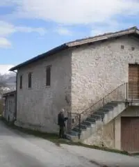 Grande villa nel comune di Preci di 400 mq e 6 ettari di terreno Grande villa nel comune di Preci di 400 mq e 6 ettari di terreno