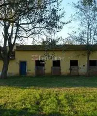 Colonica/casale in vendita a PERIGNANO - Casciana Terme Lari 550 mq