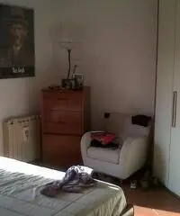 Comeana, terzo ed utimo piano con ascensore, con bella vista panoramica, soggiorno, cucina, due came