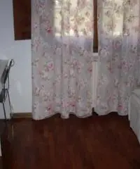 VILLA A SCHIERA di 6 vani e di 180 mq (CARMIGNANO)