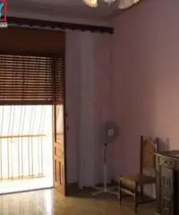 immobile in posizione angolare con terrazzo e doppio ingresso