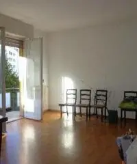 Centro città: Vendita Trilocale in Via della Robbia Luca