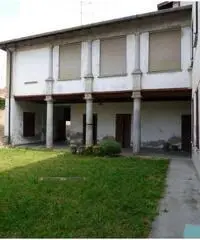 Cocquio Trevisago appartamento 5 locali