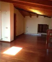 Appartamento in zona Borghetto a Valeggio sul Mincio Appartamento in zona Borghetto a Valeggio sul Mincio