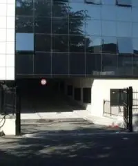 Affitto Magazzino in Via Olmetti