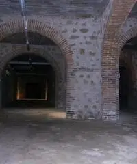 Affitto Magazzino in Via Orlando Ferrazza