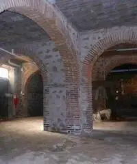 Affitto Magazzino in Via Orlando Ferrazza