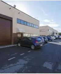 Affitto Magazzino in Via degli Olmetti