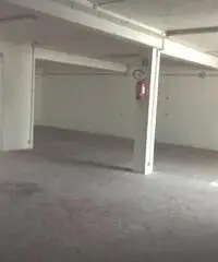 Affitto Magazzino in Via Ardeatina