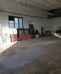 Affitto Magazzino in via del laghetto