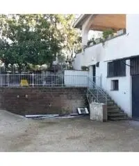 Affitto Magazzino in vicolo della Mola, 18