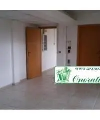 Guidonia: Vendita Capannone in Via Nazionale Tiburtina Guidonia: Vendita Capannone in Via Nazionale Tiburtina