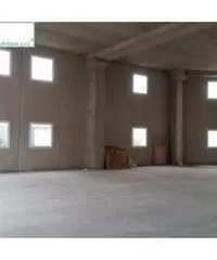 Guidonia: Vendita Laboratorio da 245mq con ascensore