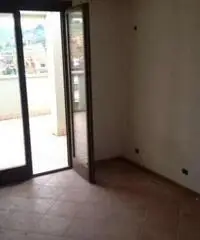 Monterotondo Scalo: Vendita Magazzino da 100mq con ascensore