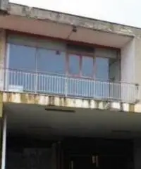 Pian Di Gerri: Vendita Capannone in Via Appia Sud, 3 angolo Via Caranella