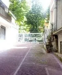 Portuense -  Magazzino 1 locali € 140 MA101 Portuense -  Magazzino 1 locali € 140 MA101
