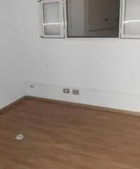 Pratica Di Mare: Affitto Magazzino in Viale Anchise Pratica Di Mare: Affitto Magazzino in Viale Anchise