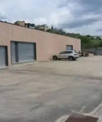 Santa Lucia: Vendita Capannone in via monte bianco 22