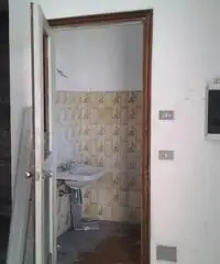 Ampio Magazzino con servizio Zona Via Chiavari