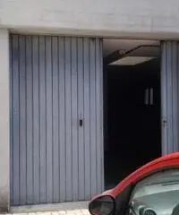 Ampio Magazzino con servizio Zona Via Chiavari