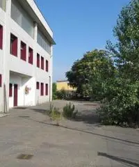 Capannone / Fondo in vendita a Parma, Parma Frazioni - Delegazioni Capannone / Fondo in vendita a Parma, Parma Frazioni - Delegazioni