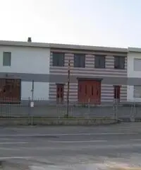 Capannone / Fondo in vendita a Medesano