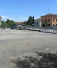 Capannone / Fondo in vendita a Medesano