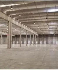 Capannone / Fondo in affitto a Castel San Giovanni