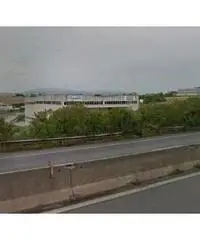 Vendita Capannone in Via Pontina Vendita Capannone in Via Pontina