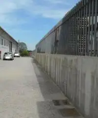 Vendita Capannone in via Maremmana III 7a Vendita Capannone in via Maremmana III 7a