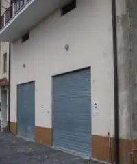 Vendita Magazzino in Via Fontana Maggiore