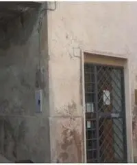 Vendita Magazzino in via Giuseppe Garibaldi Vendita Magazzino in via Giuseppe Garibaldi