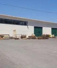 Vendita Negozio in Via Variante Tiberina