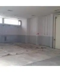 Villa Adriana: Affitto Capannone in Via Tiburtina Valeria