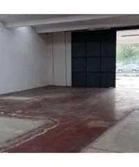 Villa Adriana: Vendita Capannone in via Lago Di Bolsena