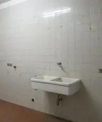 deposito magazzino Via F.Dormisch 111-16