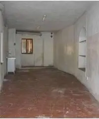 21531030-51 - Montegrino Valtravaglia affittasi laboratorio