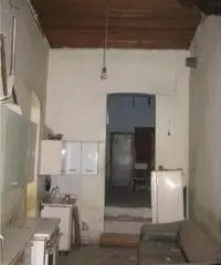 BRESCIA Vicolo del 'Anguilla n. 9 ex magazzino condonato abitativo da ristrutturare cod. 3.709 30-11