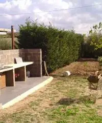 Capannone magazzino mq300 con terreno mq5000 uffici ecc