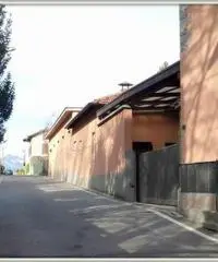 Capannone in Vendita a Olgiate Comasco