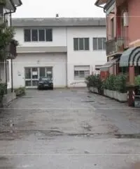 CAPANNONI MAGAZZINI - ARTIGIANALE - CERRETO GUIDI