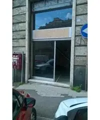 Capannone / Fondo in affitto a Genova, Foce