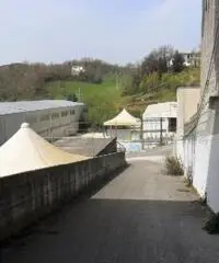 Affitto Laboratorio in Via Sant Ippolito, s/n