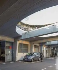 Affitto Capannone in centro commerciale strada coperta