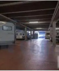 Affitto Capannone in centro commerciale strada coperta